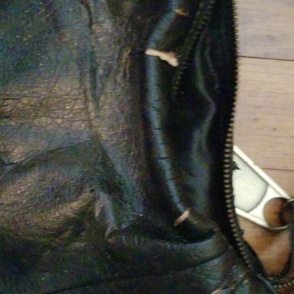 *Free with bundle of 3...Preloved Shoulder Bag - Picture 4 of 8